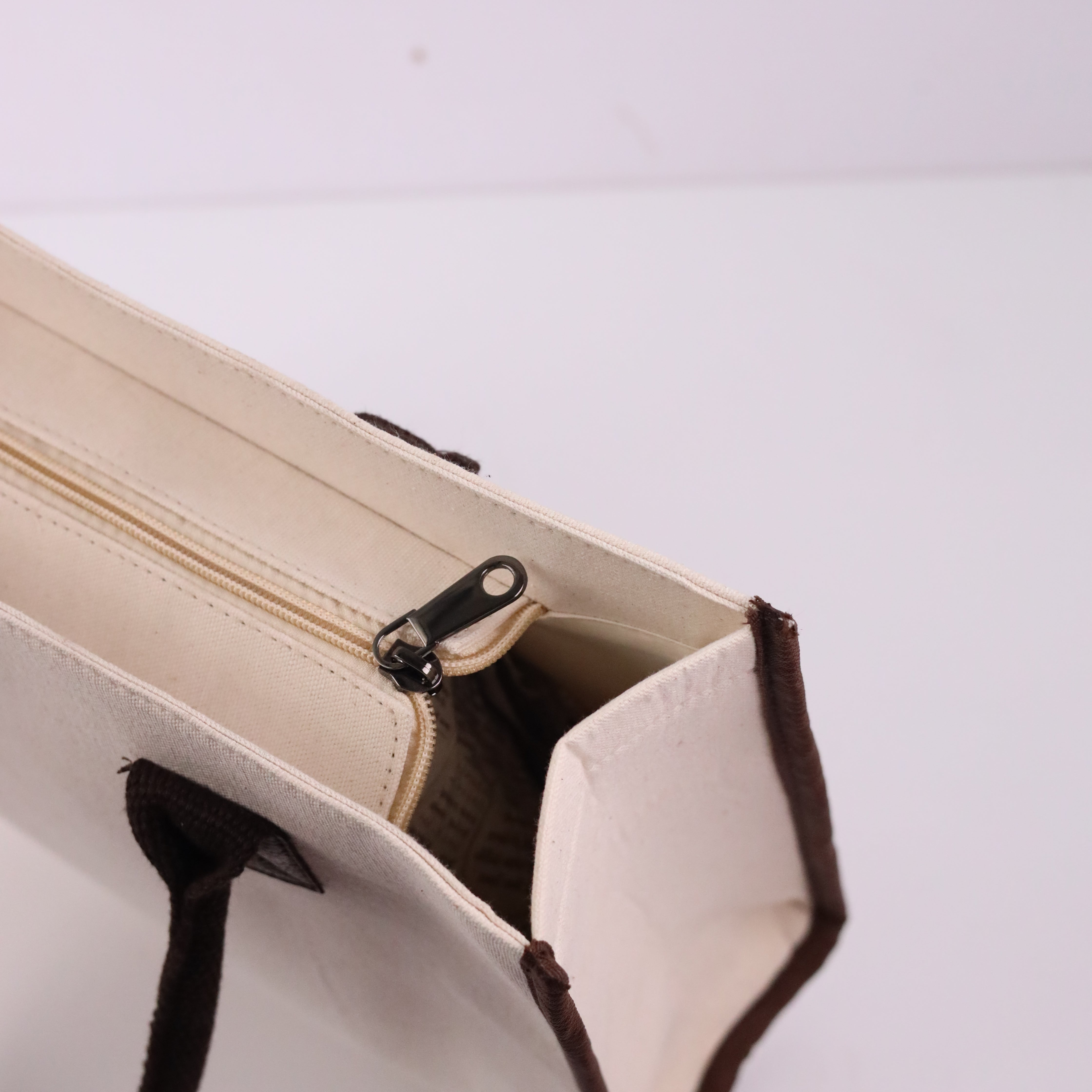 Box Tote Bag with Zipper